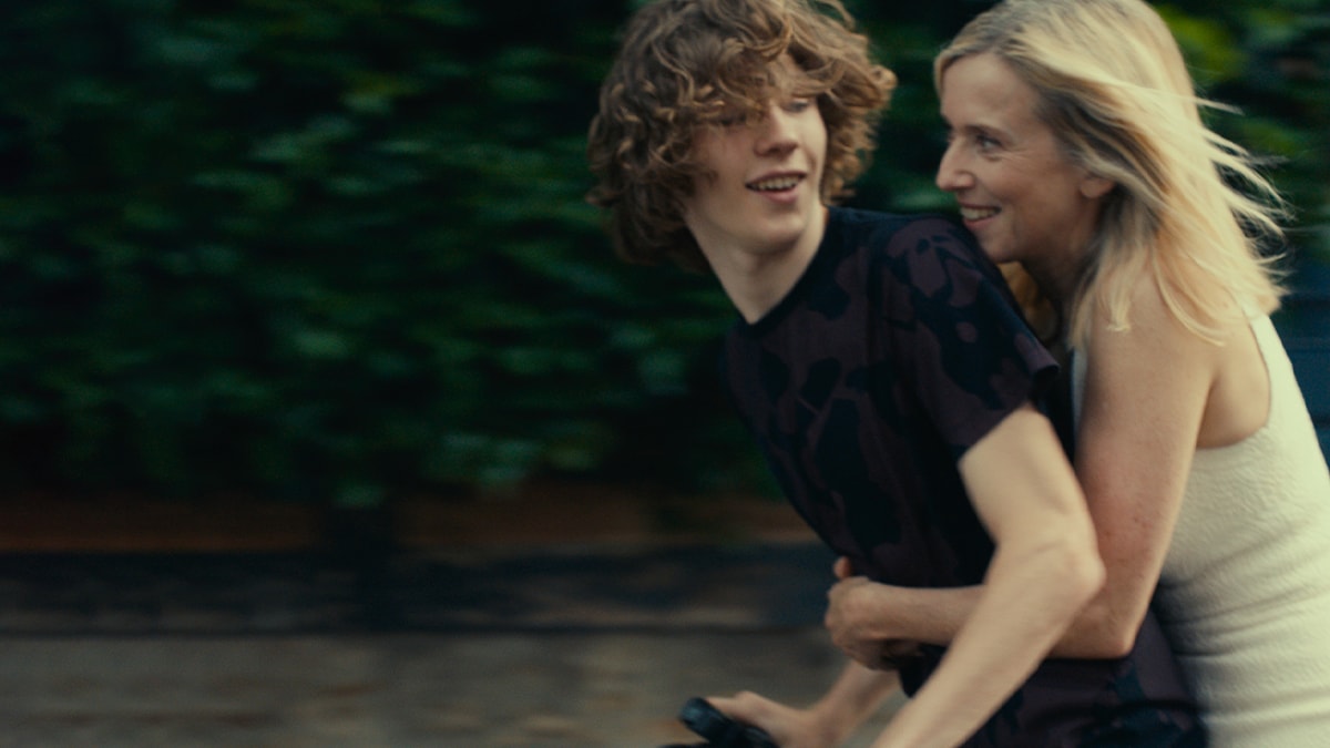 Ancora un'estate backdrop